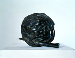Palla con Coltello (Ball and Knife), 1989 / 
bronze / 
6 1/4 x 6 3/4 x 6 1/2 in (15.9 x 17.1 x 16.5 cm)