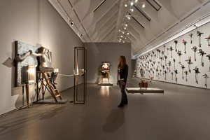 Kienholz. The Signs of the Times<BR><BR>
photo credit: Norbert Miguletz