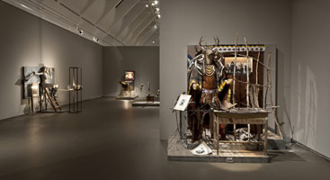 Kienholz. The Signs of the Times<BR><BR>
photo credit: Norbert Miguletz