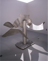 Mark di Suvero / 
Endless Wave, 2001 / 
stainless steel / 
60 x 96 in (152.4 x 243.8 cm)