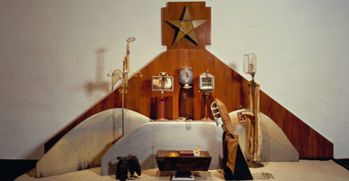 Edward Kienholz / 
The Nativity, 1961 / 
mixed media / 
101 1/2 x 180 x 56 1/2 in. (257.8 x 457.2 x 143.5 cm) / 
Private collection