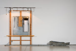 Edward & Nancy Reddin Kienholz / 
White Easel with Wooden Hand, 1978 / 
mixed media assemblage / 
105 x 182 x 28 in. (266.7 x 462.3 x 71.1 cm) 