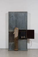 Edward & Nancy Reddin Kienholz / 
The Fountain, 1977 / 
mixed media assemblage / 
96 3/4 x 65 x 22 1/2 in. (245.7 x 165.1 x 57.2 cm) 