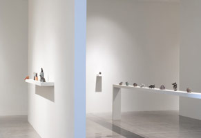Installation photography / Gwynn Murrill: Maquettes