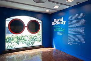 Installation photography / 
David Hockney: Perspective Should Be Reversed / 
Prints from the Collections of Jordan D. Schnitzer and His Family Foundation / 
Photo credit: Honolulu Museum of Art