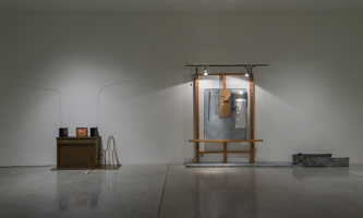 Installation photography / 
Ed and Nancy Kienholz: Berlin/Hope