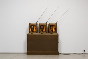 Edward & Nancy Reddin Kienholz / 
The Newses, 1993 - 94 / 
bronze version / 
75 x 65 x 14 in. (190.5 x 165.1 x 35.6 cm)