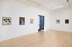 Installation photography / 
Frederick Hammersley: Out of the Blue