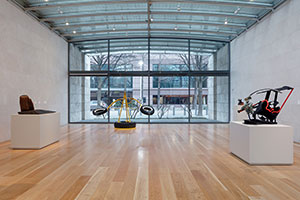 Installation view / 
Mark di Suvero: Steel Like Paper / 
Nasher Sculpture Center, Dallas, 28 Jan - 27 Aug 2023 / 
Photo: Kevin Todora, courtesy Nasher Sculpture Center / 
Art © Mark di Suvero