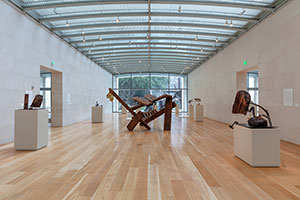 Installation view / 
Mark di Suvero: Steel Like Paper / 
Nasher Sculpture Center, Dallas, 28 Jan - 27 Aug 2023 / 
Photo: Kevin Todora, courtesy Nasher Sculpture Center / 
Art © Mark di Suvero