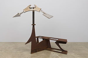 Mark di Suvero / 
Untitled, 2019 / 
steel, stainless / 
64 x 72 x 58 in. (162.6 x 182.9 x 147.3 cm)