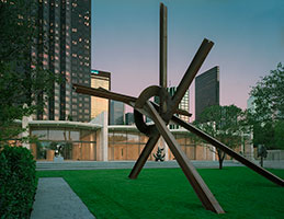 Mark di Suvero / 
Eviva Amore, 2001 / 
Steel / 
424 x 564 x 360 in (1076.9 x 1430 x 914.4 cm) / 
Raymond and Patsy Nasher Collection, Nasher
Sculpture Center, Dallas