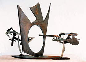 Mark di Suvero / 
Sisters, 2003 / 
Steel and stainless steel / 
52 x 70 x 49 in (132.1 x 177.8 x 124.5 cm) / 
Nancy A. Nasher and David J. Haemisegger Collection