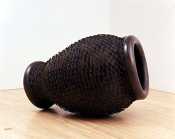 bottlemuff, 1990 - 91 / 
bronze / 
57 x 85 x 58 in (144.8 x 215.9 x 147.3 cm)