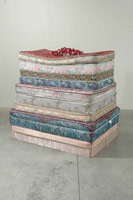 Rodney McMillian / 
Cake, 2005 / 
mattresses, acrylic paint, artificial flowers 