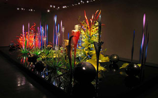 Mille Fiori, 2004 / 
blown glass / 
9 x 16 x 40 ft (2.7 x 4.9 x 12.2 m) / 
 / 
Photography by Tom Vinetz
