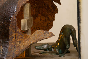 Edward & Nancy Reddin Kienholz / All's Quiet (detail), 1986 / mixed media assemblage / 49 1/2 x 16 x 13 in. (50.2 x 36.8 x 30.5 cm)