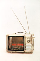 Edward & Nancy Reddin Kienholz / 
Billionaire, 1977 / 
mixed media, installation / 
19.7 x 7.9 x 10.6 in. (50 x 20 x 27 cm)