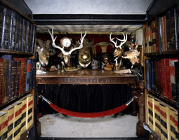 Edward & Nancy Reddin Kienholz / 
The Caddy Court (detail), 1986 - 87 / 
mixed media assemblage / 
84 x 276 1/2 x 100 in (213.4 x 702.3 x 254 cm)