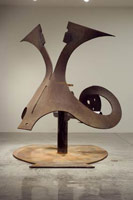 Mark di Suvero / 
al di la, 2008 / 
steel, stainless steel / 
110 x 96 x 93 in. (279.4 x 243.8 x 236.2 cm)