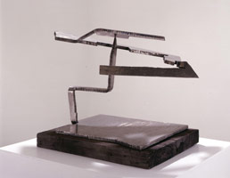 Cubo Arcane, 1997 / 
titanium / 
30 7/8 x 49 x 28 in (78.4 x 124.5 x 71 cm) / 
Private collection