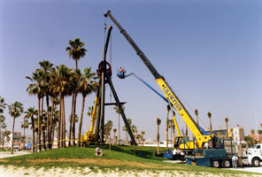 Installation photography / Mark di Suvero, Declaration