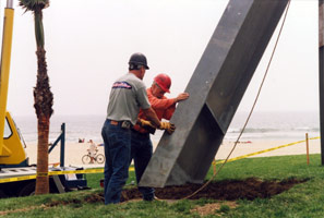 Installation photography / Mark di Suvero, Declaration