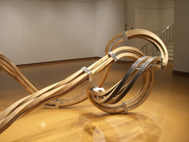 Richard Deacon: Dead Leg installation photography